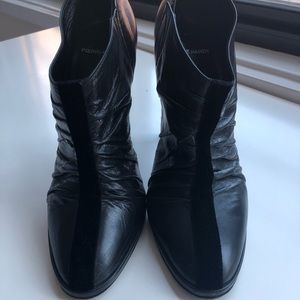 Pierre Hardy black leather booties w velvet detail